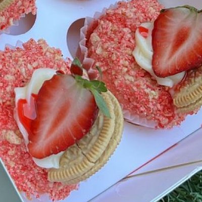 1 Dozen Strawberry Crunch Cheesecake Filled Cupcakes