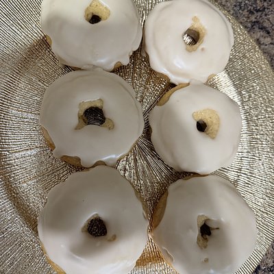 Vanilla Glazed Donuts • 1/2 Dozen