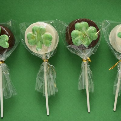 Gourmet Cake pops (custom)