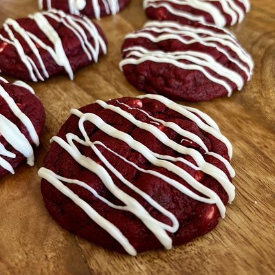 Red Velvet Triple Chocolate Chip Cookie 3” (1/2 Dozen)