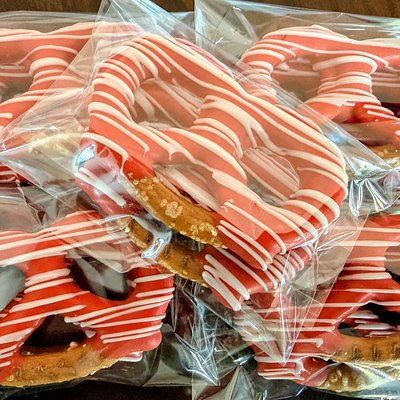 12 Chocolate Dipped Pretzels