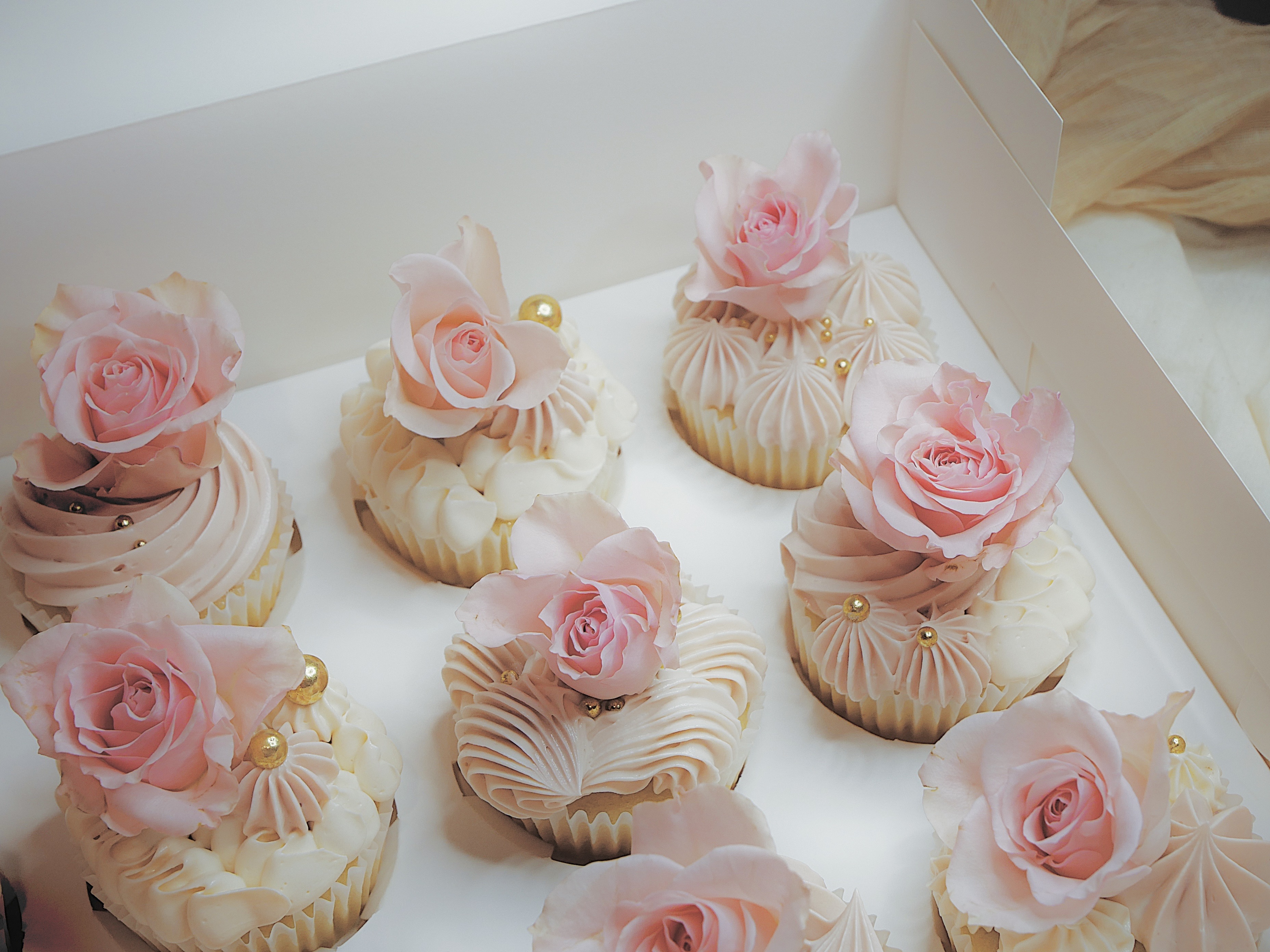 Cupcakes (with a specialty filling)