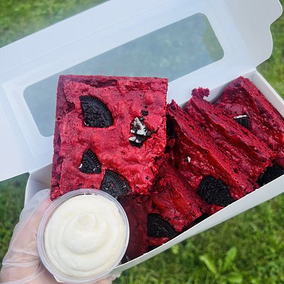 Red Velvet Brownies 