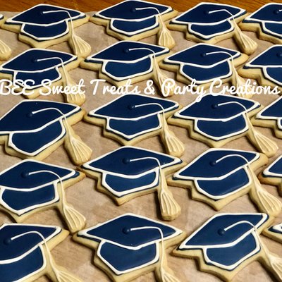 Dozen of Cap & Gown Cookies 