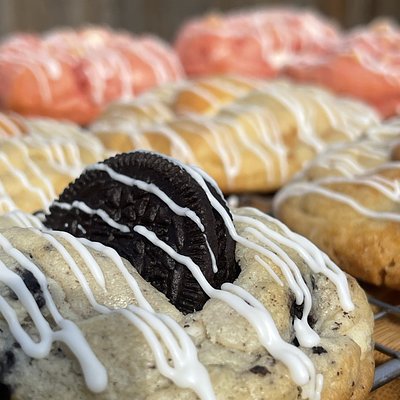 Dozen Cookies & Creme