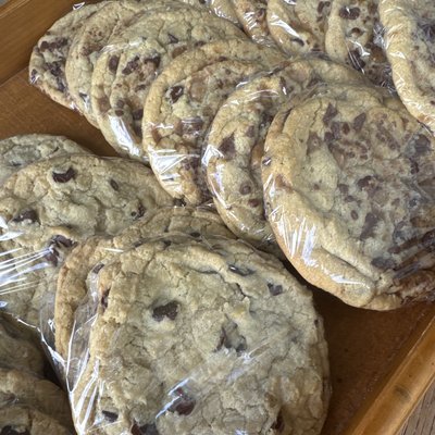 9 Count Jumbo Chocolate Chip Cookie