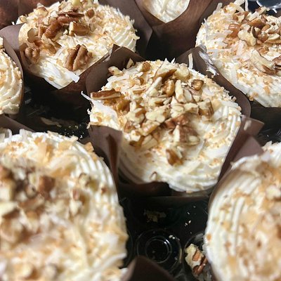 Italian Crème Cupcakes 