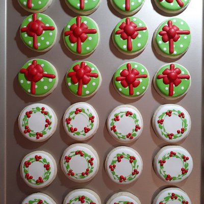 Mini Present and Wreath Iced Sugar Cookies