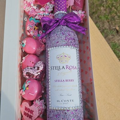 (21++) Chubbs Style Stella Rose Wine Gift Set w/candied fruit
