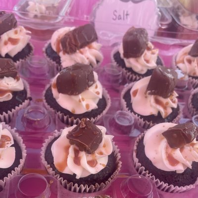 Cupcake special- $25 ONE FLAVOR 