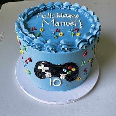 8in Custom Cake (Feeds 20-22)