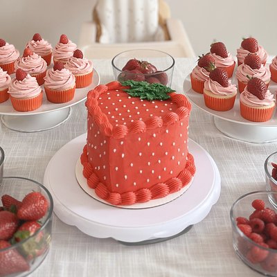 6” Custom Cake - Round / Heart