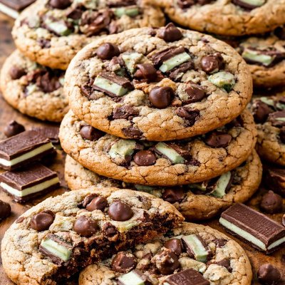Mint Chocolate Chip Cookies 
