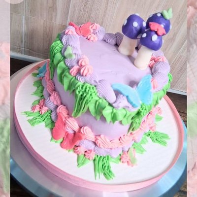 6" heart cake 