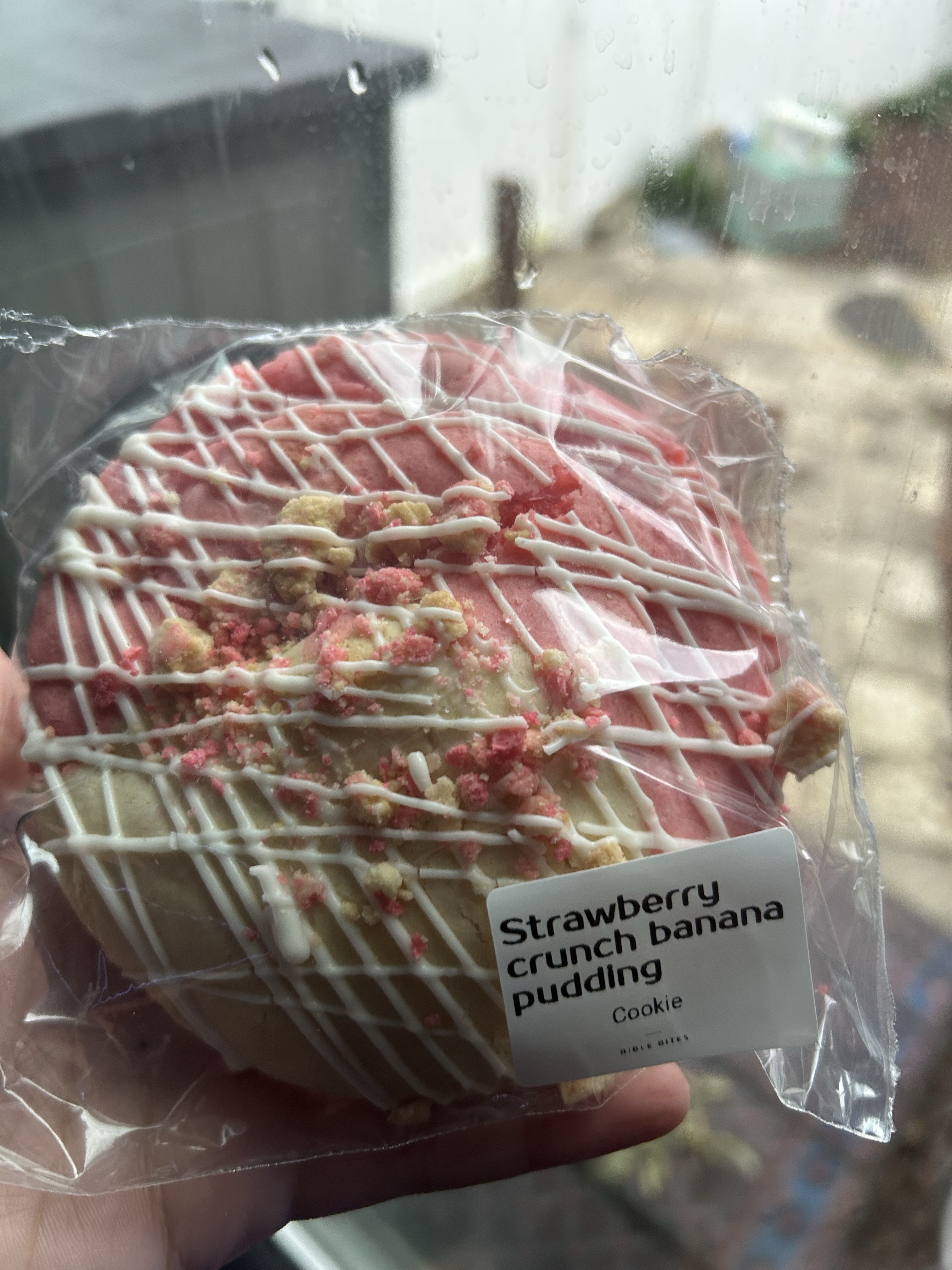 Strawberry Crunch Banana Pudding Cookie