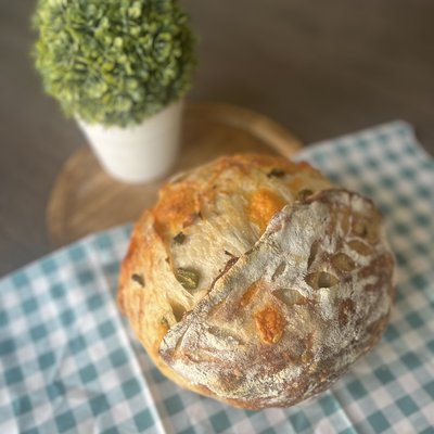 Jalapeño Cheddar Sourdough