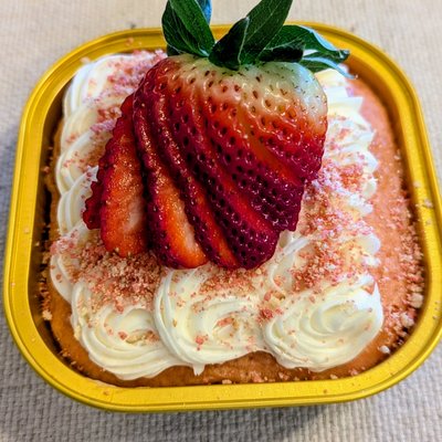 Strawberry Crunch Cake