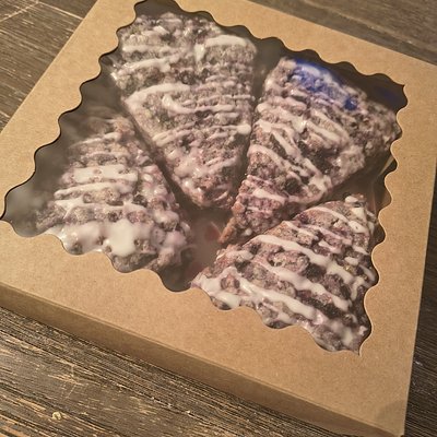 🐰 Bunny Bites – Lemon Berry Scone box ( 4 Blueberry 🍋/ 4 Raspberry Lemon 🍋)