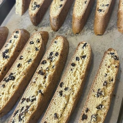 Biscotte (Black Currant & Cardamom)