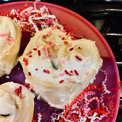 Valentine Heart Cinnamon Rolls 