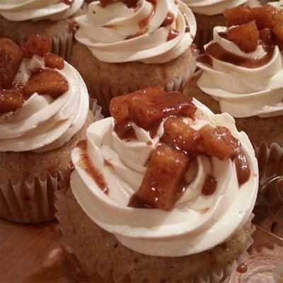 Caramel Apple Cinnamon Cupcakes (12)