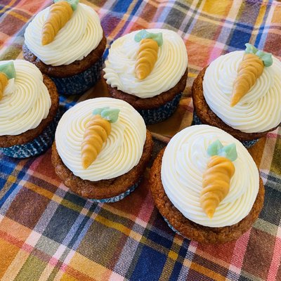 12 Carrot Cupcakes 