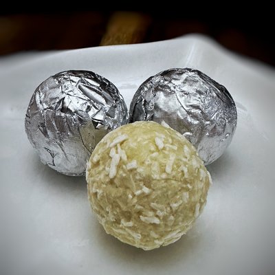 Hazelnut, White Chocolate & Coconut Truffles (12)