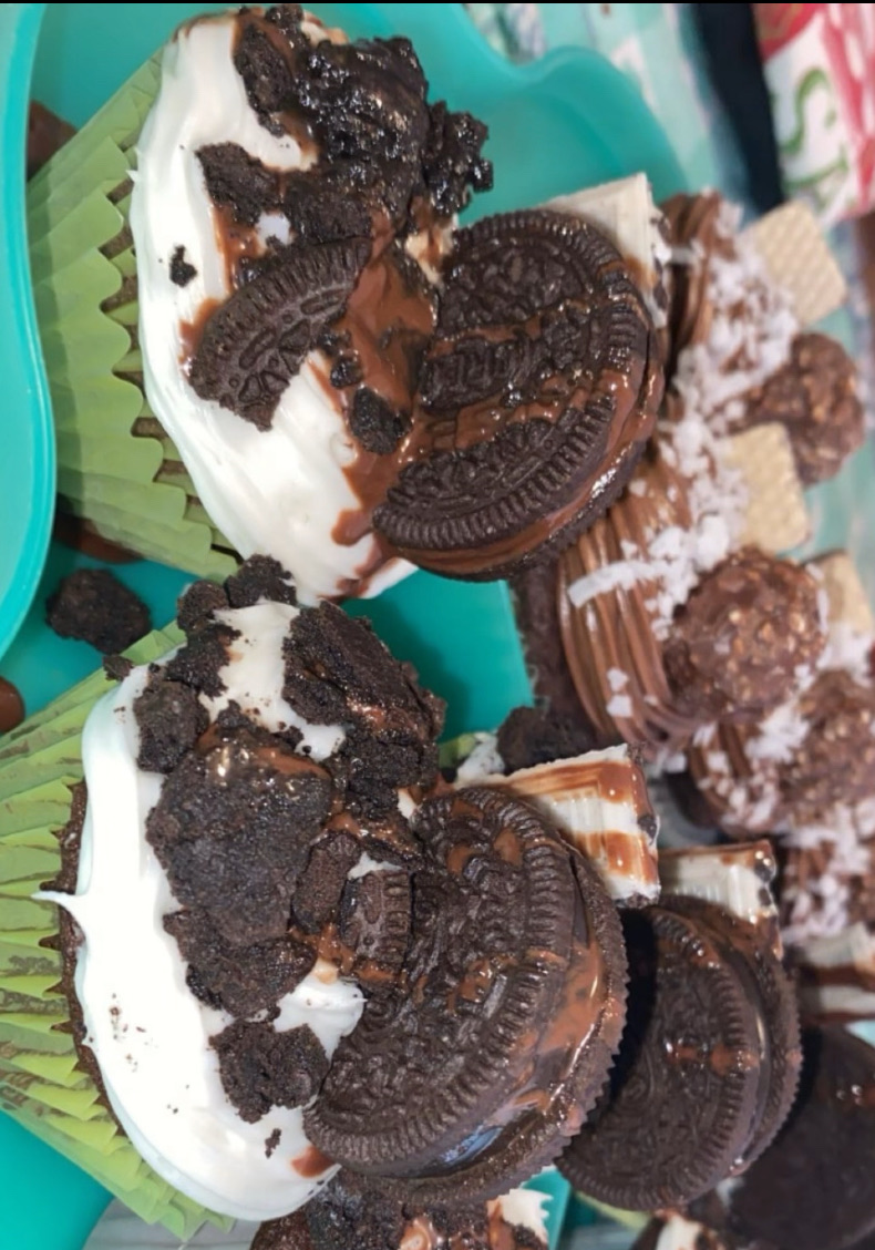 Chocolate Oreo Cupcake 
