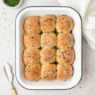Herb Garlic Sourdough Rolls 4pack