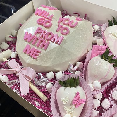 Breakable Chocolate Heart With Choice Of Treats (6 Ct.)