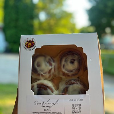 Cinnamon Rolls 4 Pack Jumbo