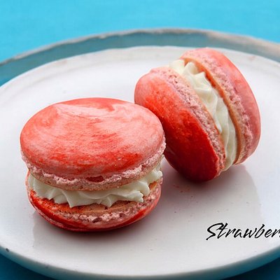 Strawberry Macaron