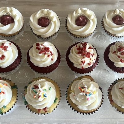 Cupcakes: Gourmet “Fancy” Dozen