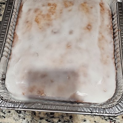 Medium Pan Elaine's Famous Lemon Jello Kake 
