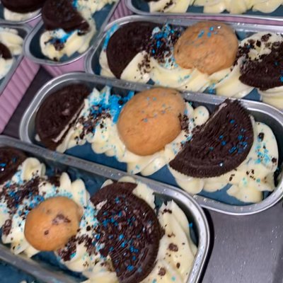 Cookie Monster Mini Cakes 
