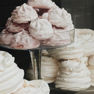 Custom Meringue Kisses