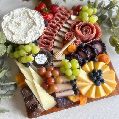 Charcuterie (feeds 6-8)