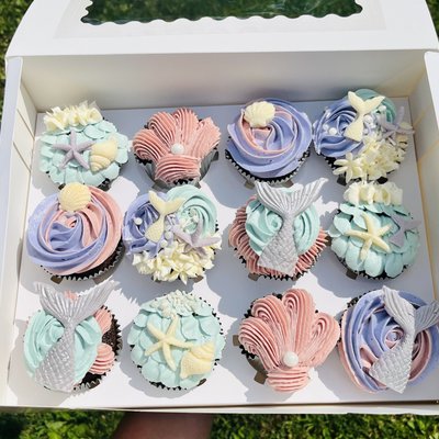 Custom Cupcakes 