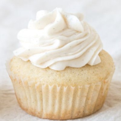 Vanilla Cupcakes 6 Count