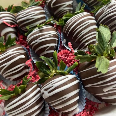 Milk Chocolate Berries 