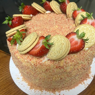 Strawberry Crunch Cake
