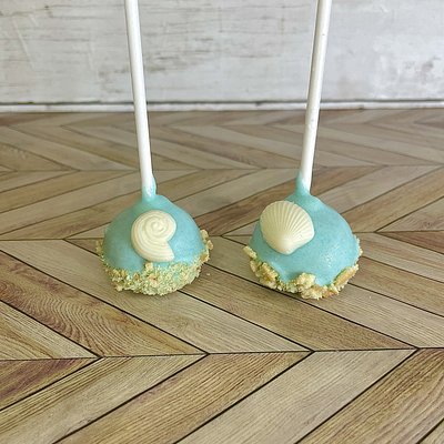 Custom Cake Pops