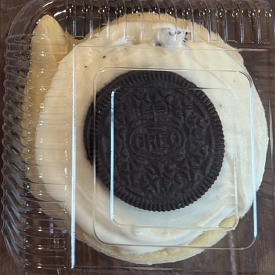 Oreo Cinnamon Rolls With Oreo Icing 4 Pack