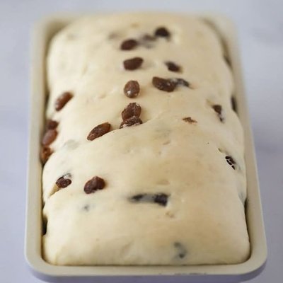 Cinnamon Raisin Bread 