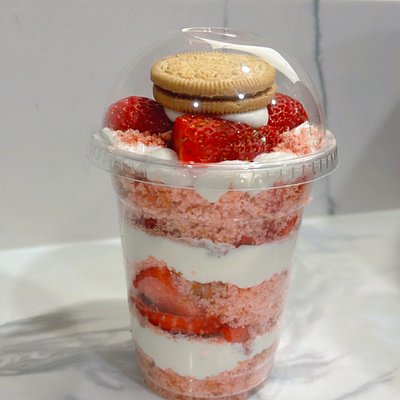 Strawberry Cheesecake Crunch Cup