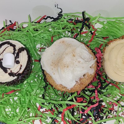 Holiday Trio Cupcakes 🎄