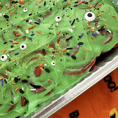 Spooky Cinnamon Rolls (1/2 Dozen)