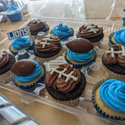 Vanilla/Chocolate Variety Cupcake 12 Count