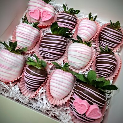 Chocolate Covered Strawberries (dozen)