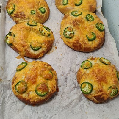 Jalapeno Cheddar Bagels